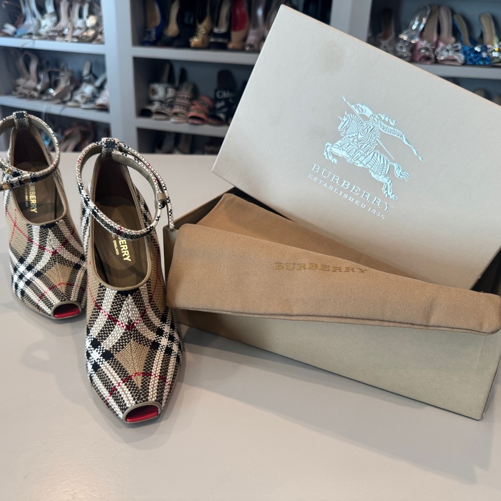 Burberry like new high heel peep toe bootie size 37.5